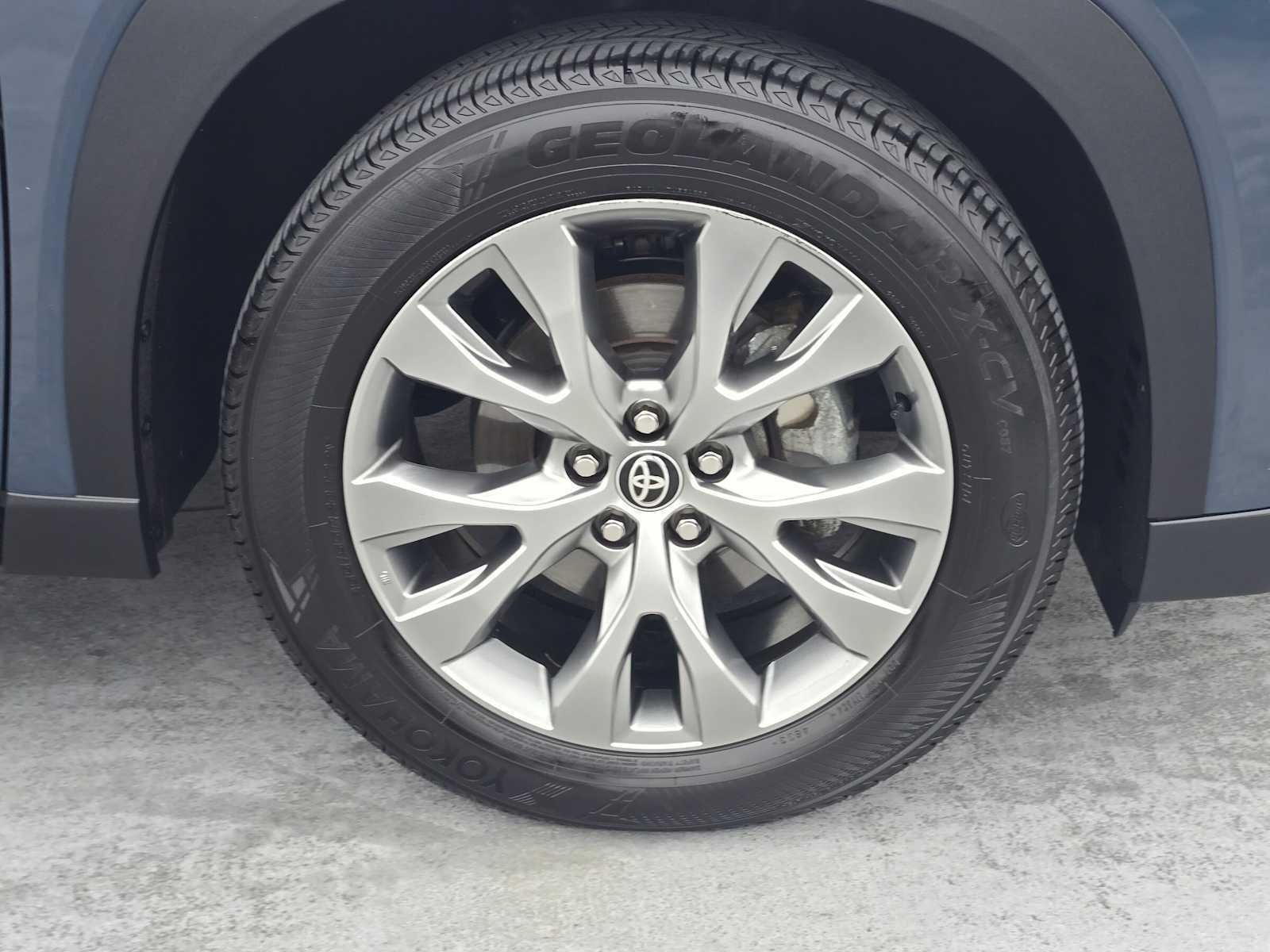 Certified 2024 Toyota Grand Highlander AWD image 9