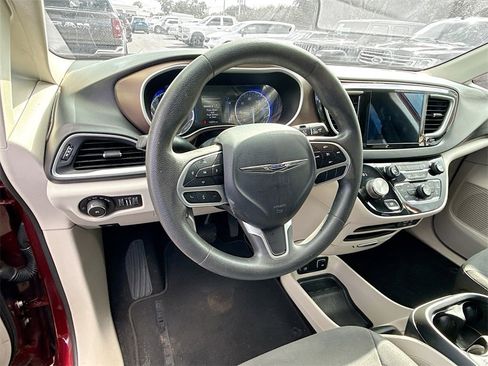 Used 2017 Chrysler Pacifica Touring Plus w/ Tire & Wheel Group image 12