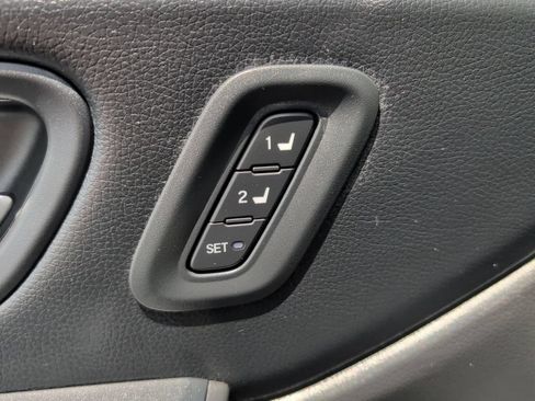 Used 2025 Honda Pilot Black Edition image 9