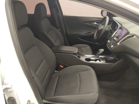 Used 2022 Chevrolet Malibu LT FWD image 21