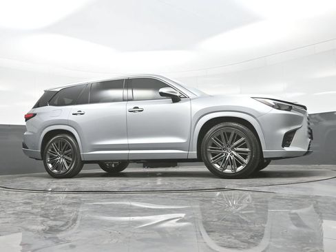 Used 2024 Lexus TX 550h AWD Plug-In Hybrid w/ Technology Package image 39