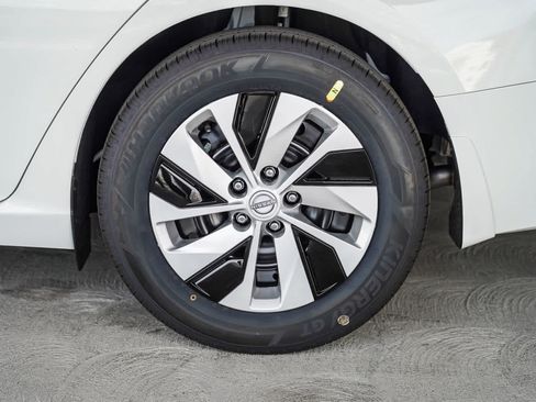 New 2025 Nissan Altima 2.5 S FWD image 10
