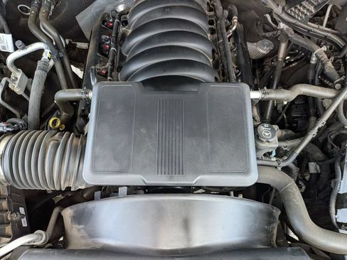 Used 2022 Chevrolet Silverado 2500 Custom w/ Custom Value Package AWD/4WD image 13