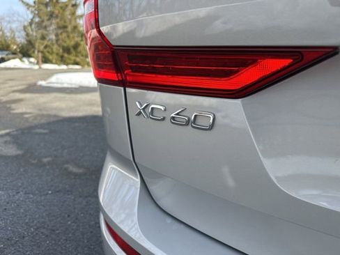 Certified 2025 Volvo XC60 B5 Plus image 38