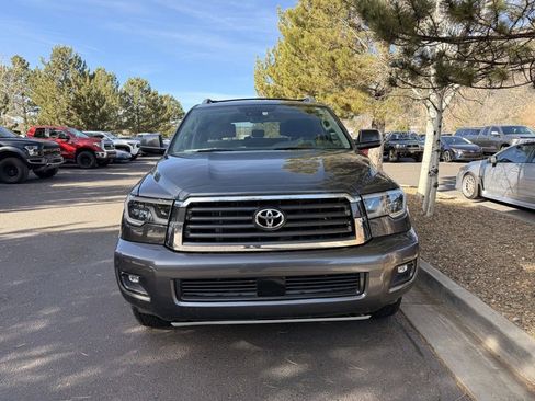Used 2022 Toyota Sequoia SR5 image 5