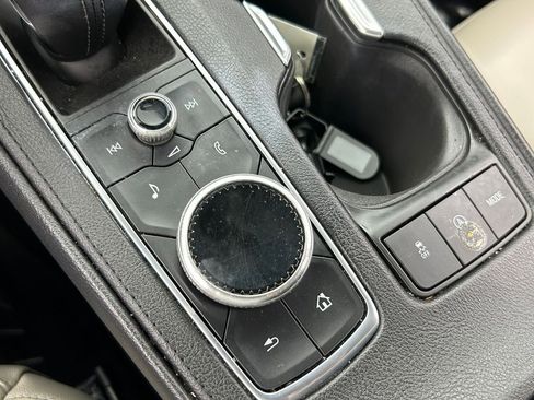 Used 2019 Cadillac XT4 Luxury image 26