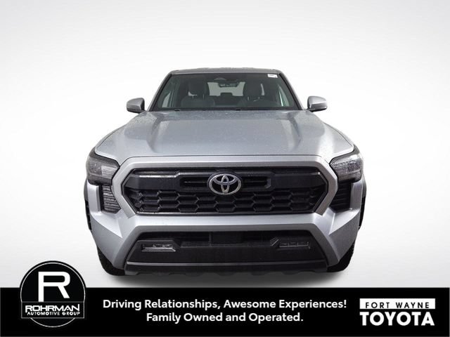 Used 2024 Toyota Tacoma TRD Off-Road AWD/4WD image 3