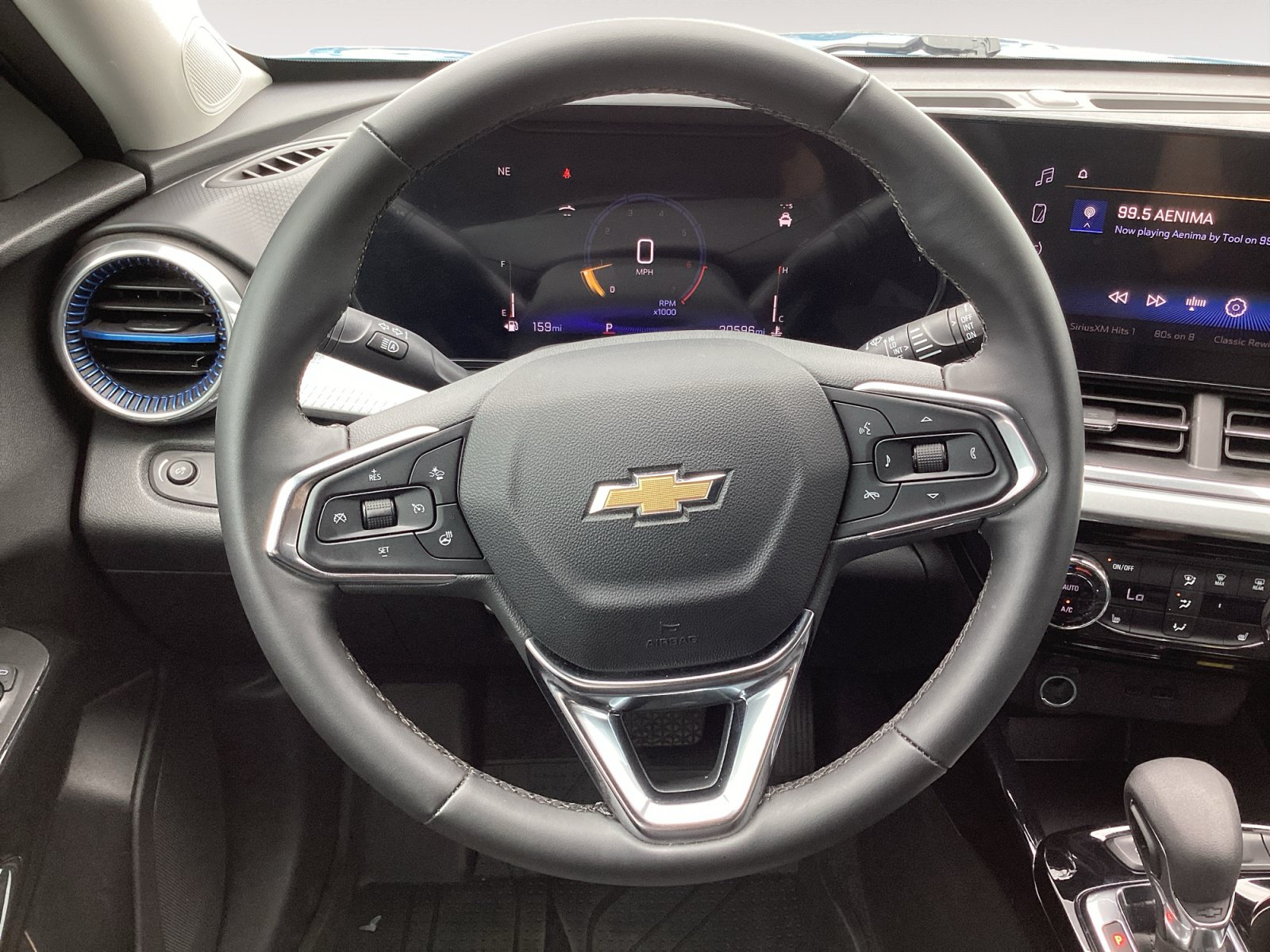 Used 2025 Chevrolet Trax LT w/ Driver Confidence Package FWD image 17