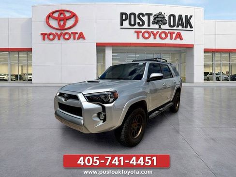 Used 2018 Toyota 4Runner TRD Off-Road AWD/4WD image 1