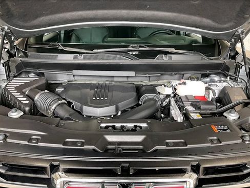 Used 2026 GMC Acadia Elevation w/ Elevation Premium Package FWD image 29