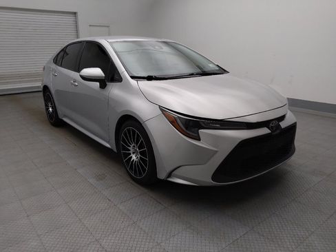 Used 2020 Toyota Corolla LE FWD image 13