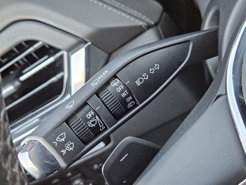 Used 2025 GMC Yukon XL Denali image 25