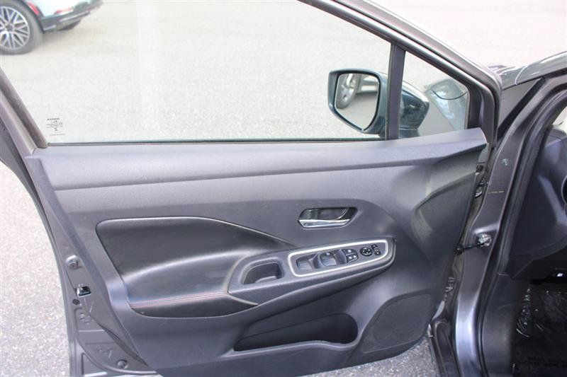 Used 2024 Nissan Versa SR FWD image 9