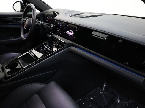 Used 2025 Porsche Panamera image 79