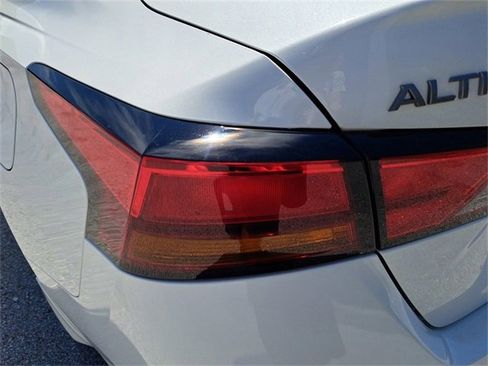 New 2025 Nissan Altima 2.5 SL image 18