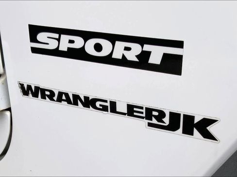 Used 2018 Jeep Wrangler Sport image 31