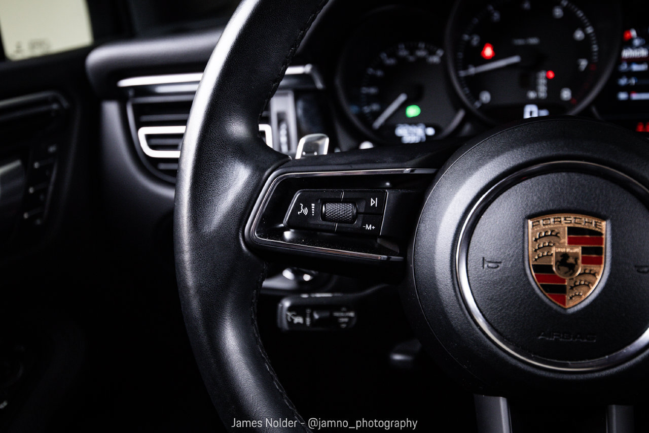 Certified 2023 Porsche Macan AWD/4WD image 17