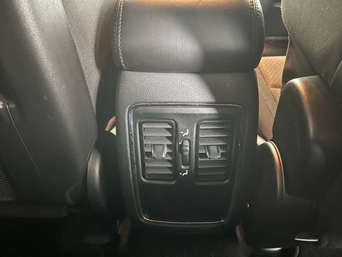 Used 2020 Jeep Grand Cherokee Laredo AWD/4WD image 25