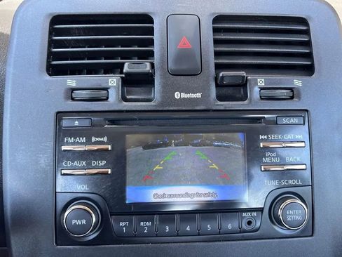 Used 2014 Nissan Leaf S FWD image 18