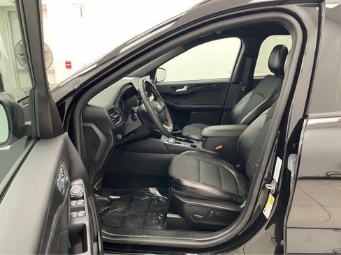 Used 2023 Ford Escape ST-Line w/ Tech Pack #1 AWD/4WD image 8