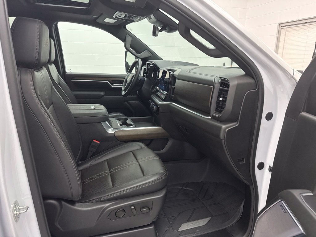 Used 2025 Chevrolet Silverado 3500 High Country w/ High Country Premium Package AWD/4WD image 66