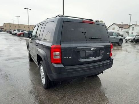 Used 2014 Jeep Patriot Latitude AWD/4WD image 7