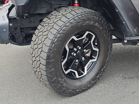 Used 2022 Jeep Gladiator Rubicon w/ LED Lighting Group image 30