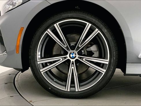 Used 2024 BMW 330i xDrive Sedan w/ Premium Package AWD/4WD image 8