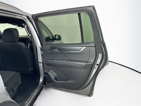 Used 2025 GMC Acadia Elevation image 33