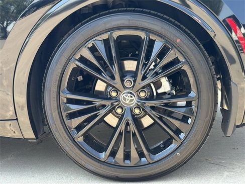 Certified 2025 Toyota Prius AWD image 9