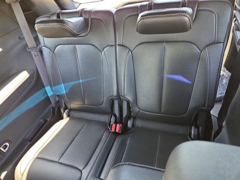 Used 2024 Jeep Grand Cherokee L Limited w/ Luxury Tech Group II image 9