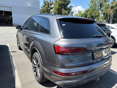 Used 2020 Audi Q7 3.0T Premium Plus w/ Premium Plus Package AWD/4WD image 4