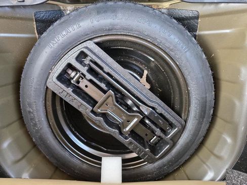 Used 2016 Nissan Maxima SR image 18