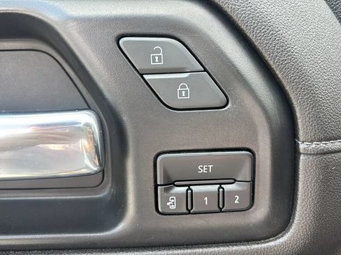 Used 2023 GMC Sierra 3500 Denali w/ Denali Ultimate Package AWD/4WD image 22