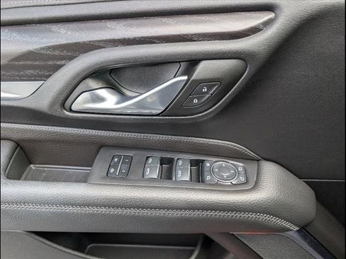 Used 2024 GMC Yukon XL Denali w/ Advanced Technology Package image 18