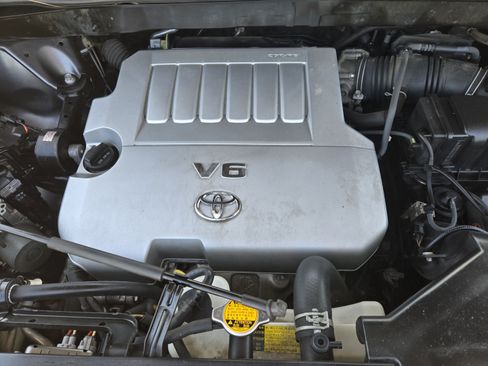 Used 2013 Toyota Highlander SE FWD image 32