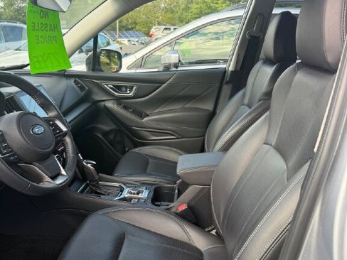 Used 2020 Subaru Forester Limited image 8