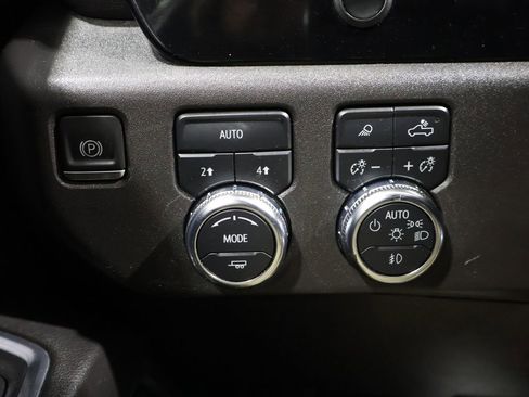 Used 2023 GMC Sierra 1500 SLT w/ SLT Convenience Package image 30