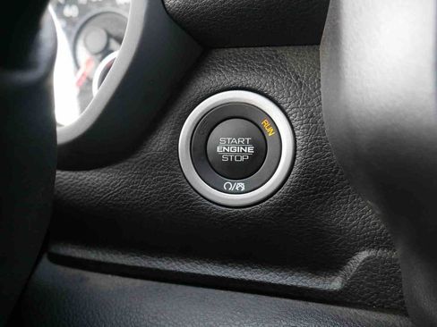 Certified 2025 RAM 3500 Big Horn image 32