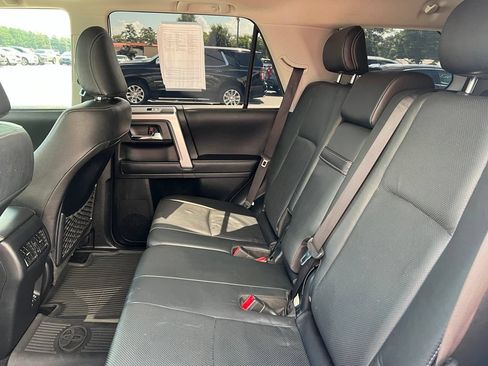 Used 2022 Toyota 4Runner Limited AWD/4WD image 8