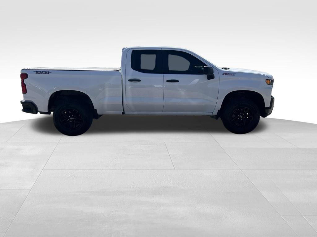 Used 2019 Chevrolet Silverado 1500 Custom Trail Boss w/ Custom Convenience Package AWD/4WD image 8