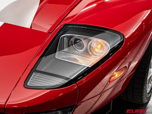Used 2005 Ford GT RWD image 12
