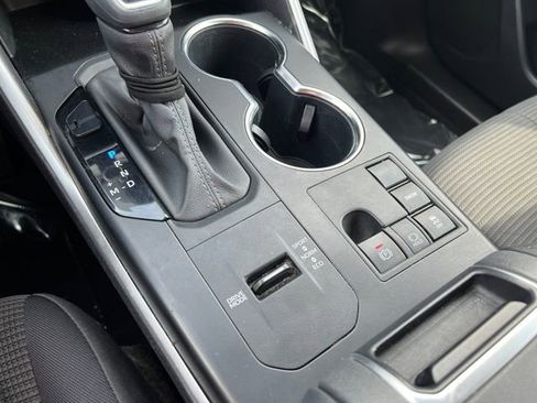 Certified 2025 Toyota Highlander LE FWD image 25