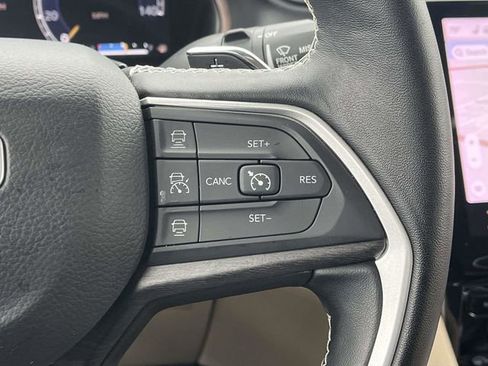 Used 2022 Jeep Grand Cherokee L Limited image 30