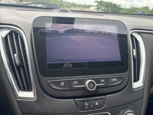 Used 2021 Chevrolet Malibu LT FWD image 12