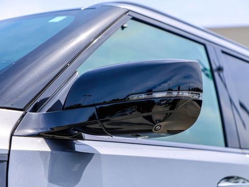 Used 2025 Nissan Armada PRO-4X w/ Pro-4X Premium Package image 3