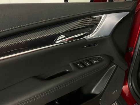 Certified 2024 Cadillac XT6 Sport w/ Technology Package image 21