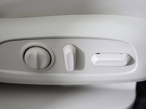 Used 2023 Buick Enclave Essence w/ Experience Buick Package image 37