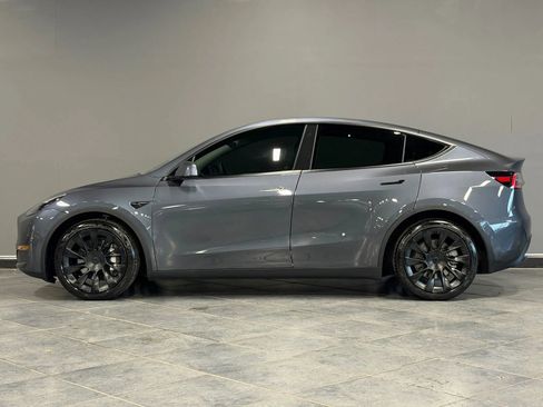 Used 2021 Tesla Model Y Long Range image 8