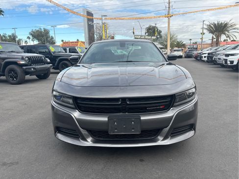 Used 2023 Dodge Charger SXT image 2